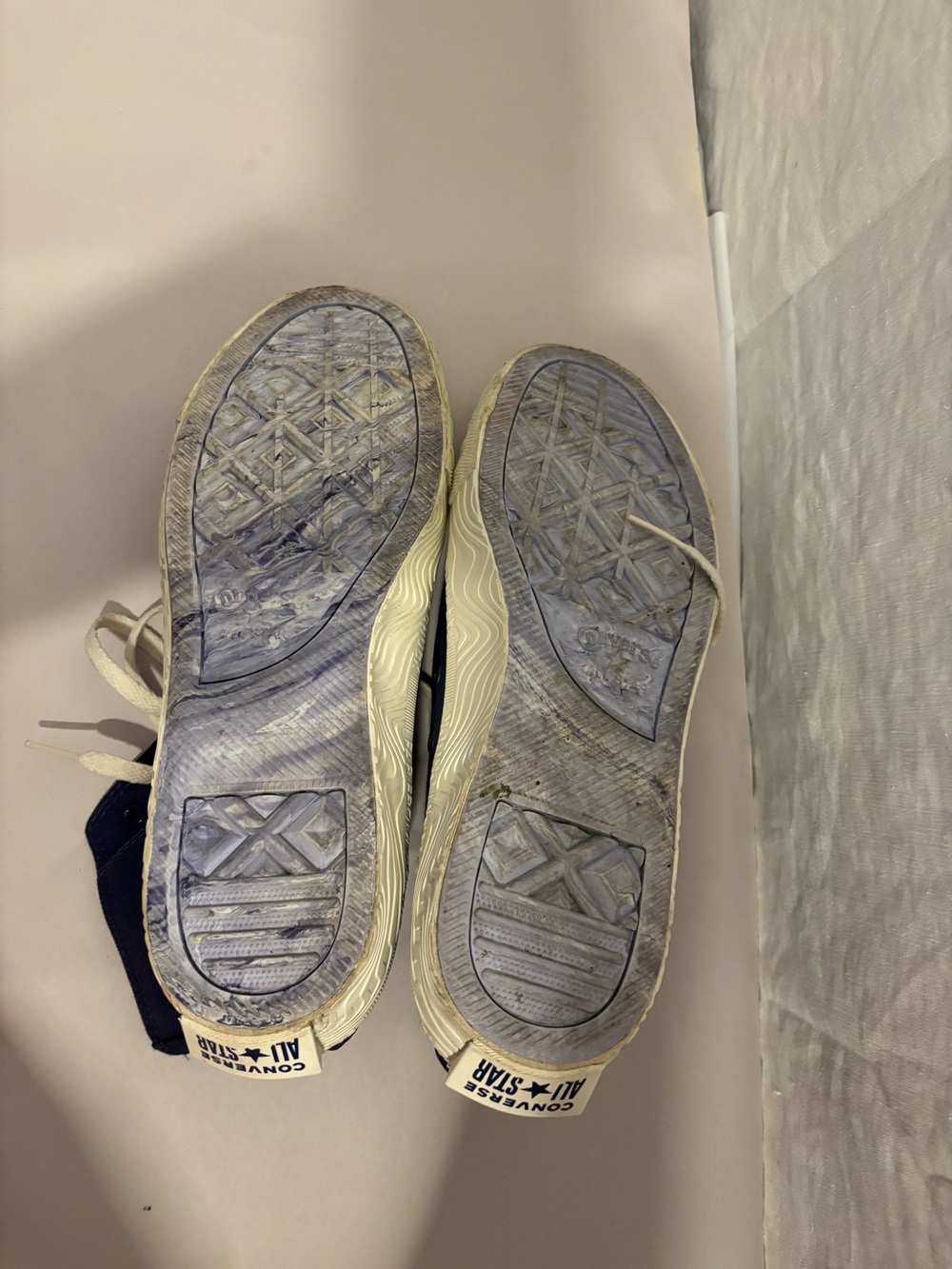Converse chuck Taylor
Size 10.5 - Picture 6 of 6